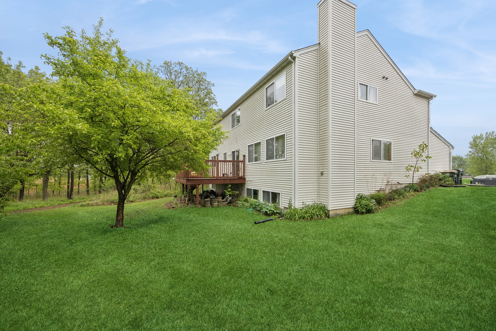 4 W Tall Oak Drive, Hainesville, IL 60073