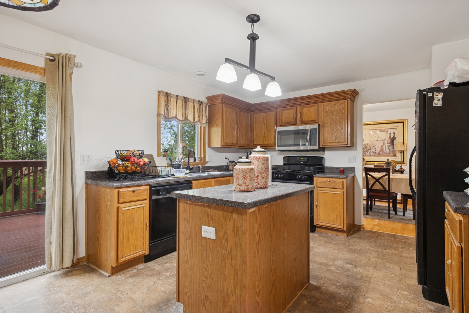 4 W Tall Oak Drive, Hainesville, IL 60073