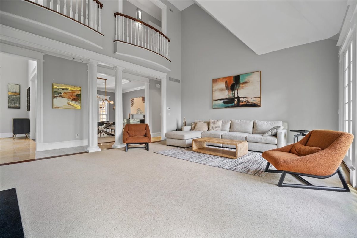 1 Worthington Court, Bloomington, IL 61704