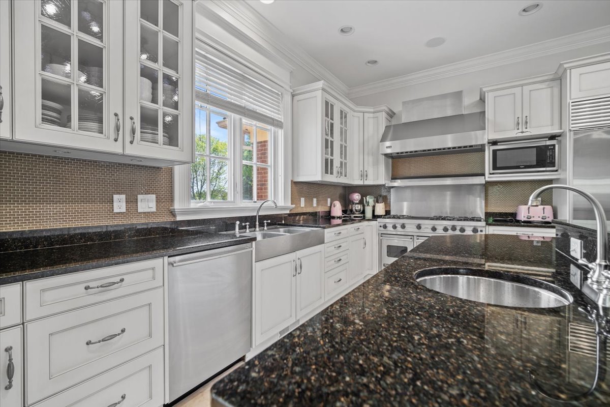 1 Worthington Court, Bloomington, IL 61704