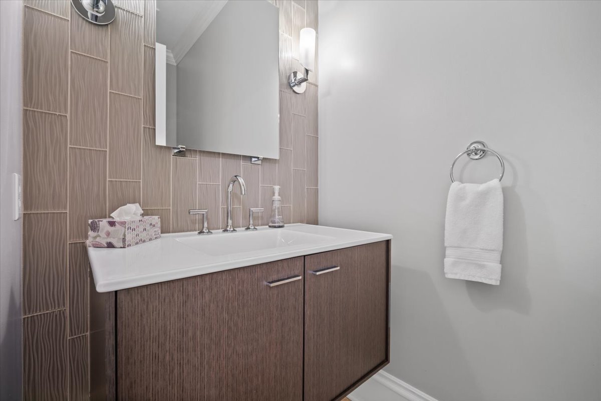 1 Worthington Court, Bloomington, IL 61704