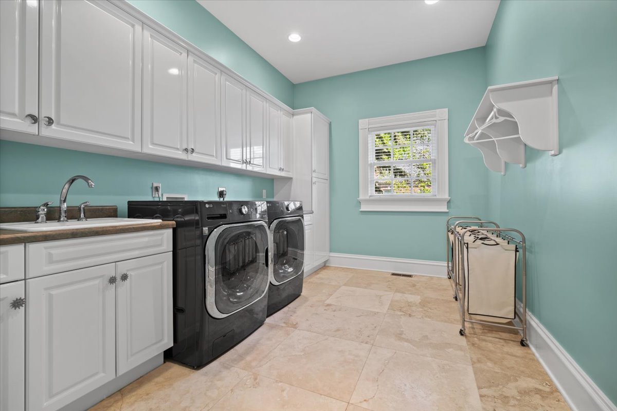 1 Worthington Court, Bloomington, IL 61704