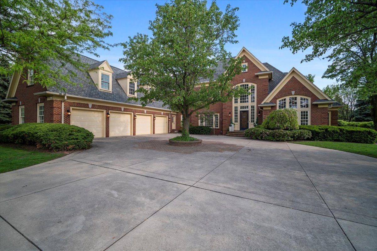 1 Worthington Court, Bloomington, IL 61704