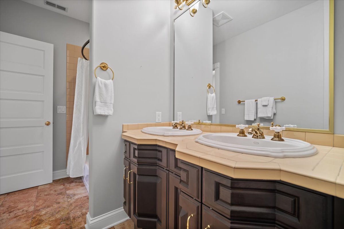 1 Worthington Court, Bloomington, IL 61704