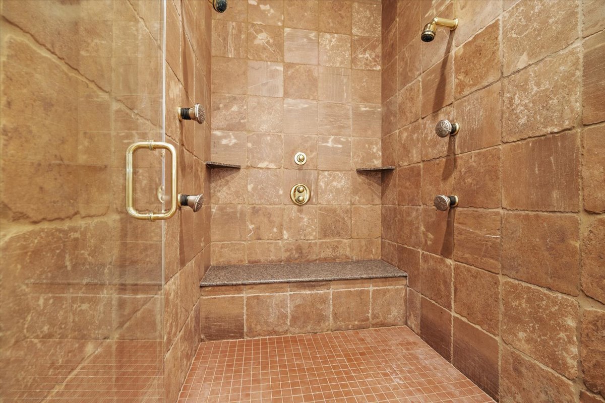 1 Worthington Court, Bloomington, IL 61704