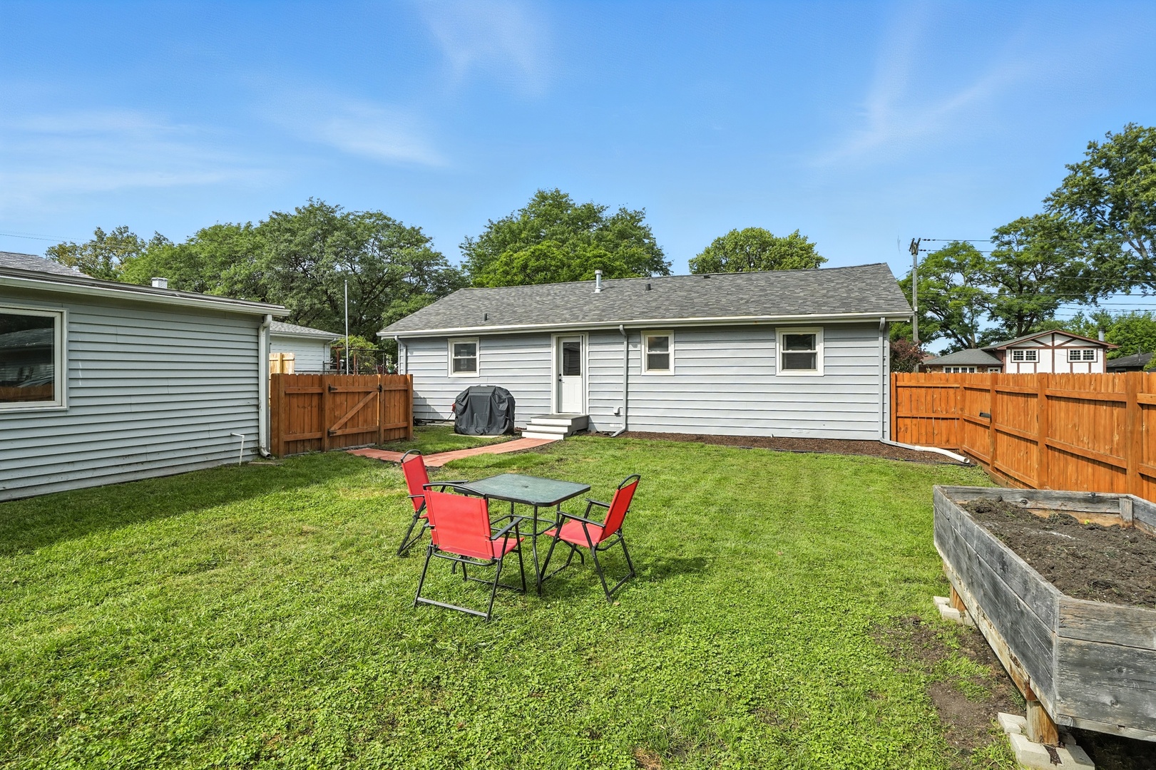 15641 Laramie Avenue, Oak Forest, IL 60452