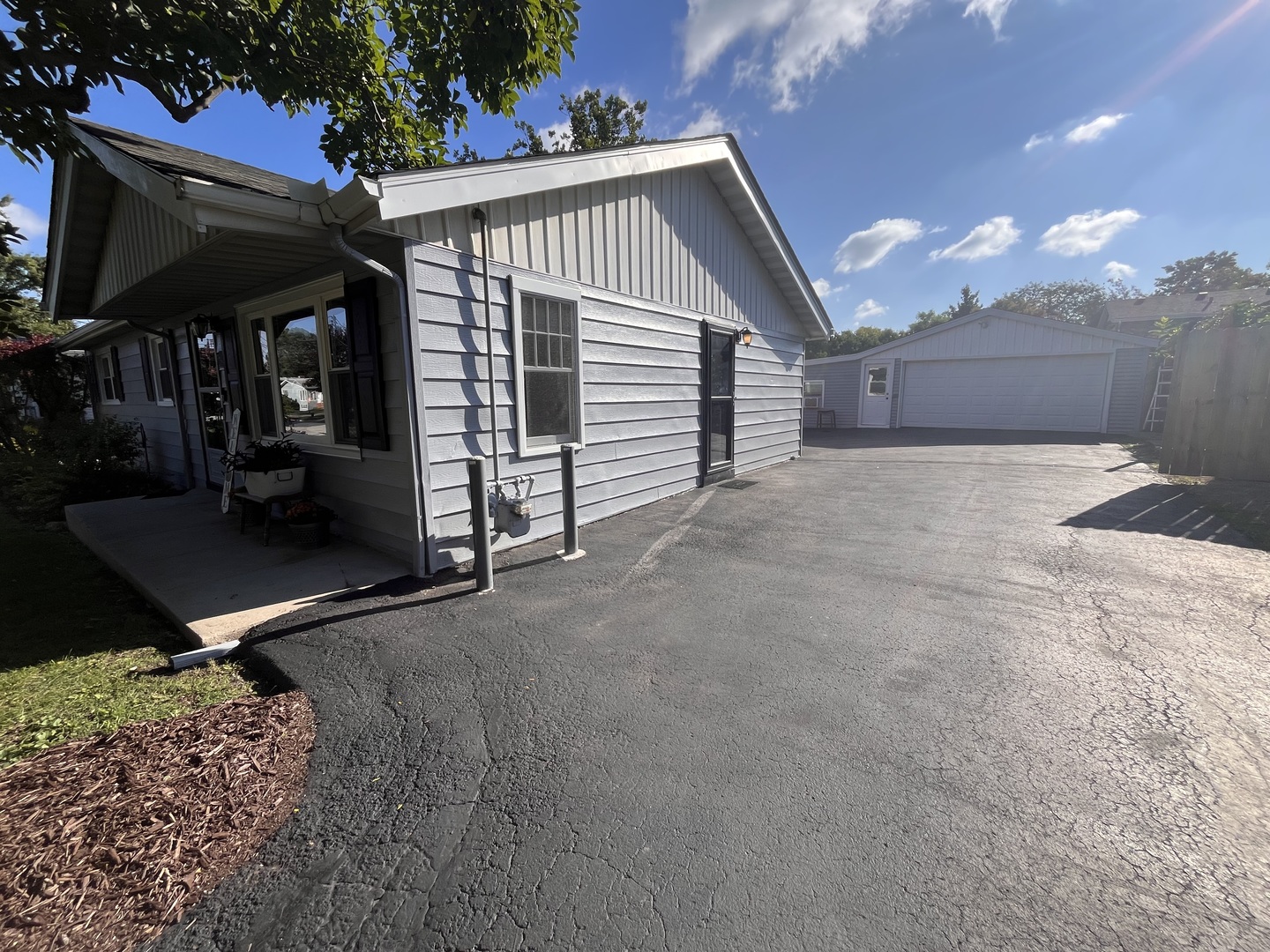 15641 Laramie Avenue, Oak Forest, IL 60452