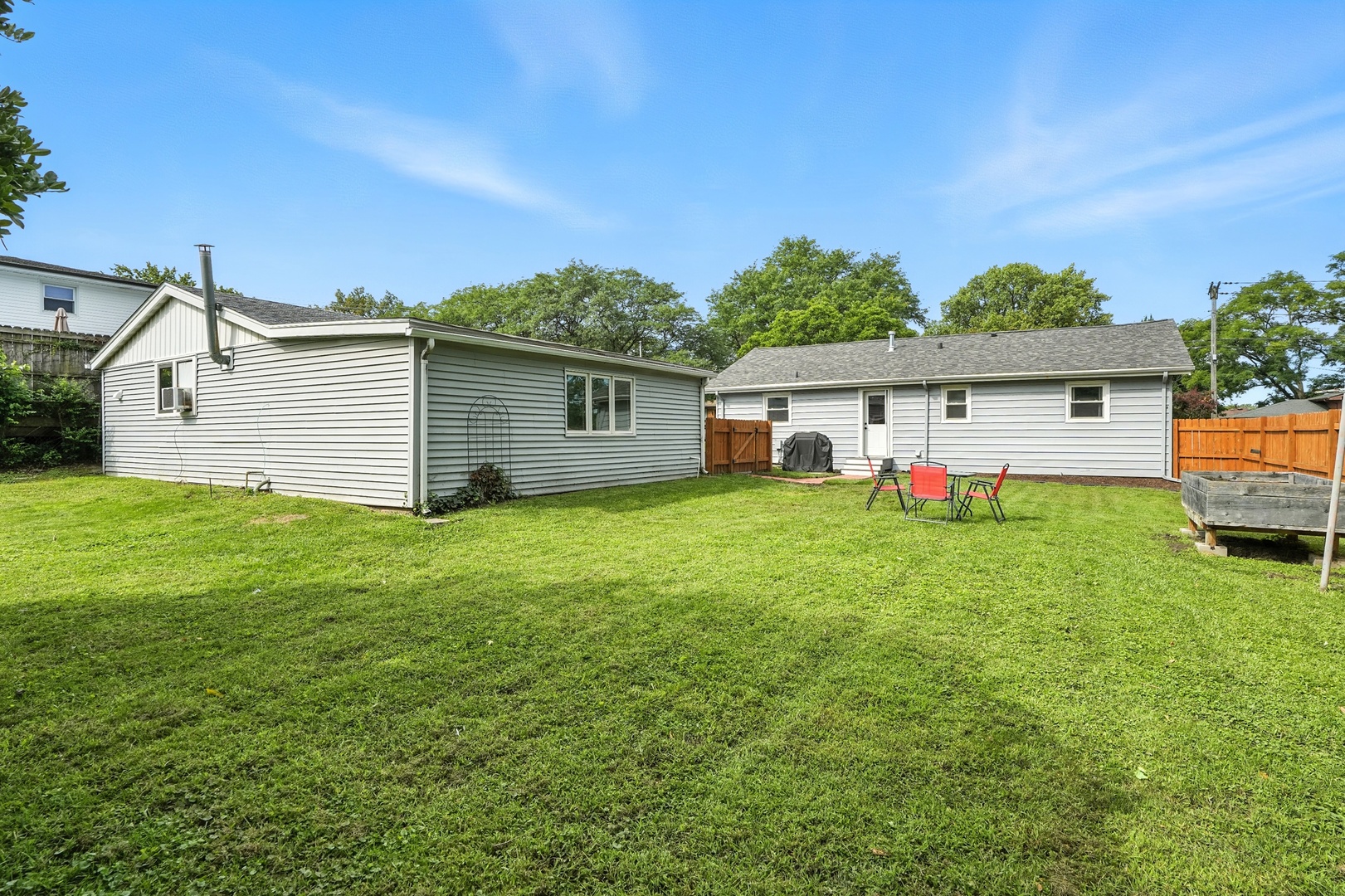 15641 Laramie Avenue, Oak Forest, IL 60452