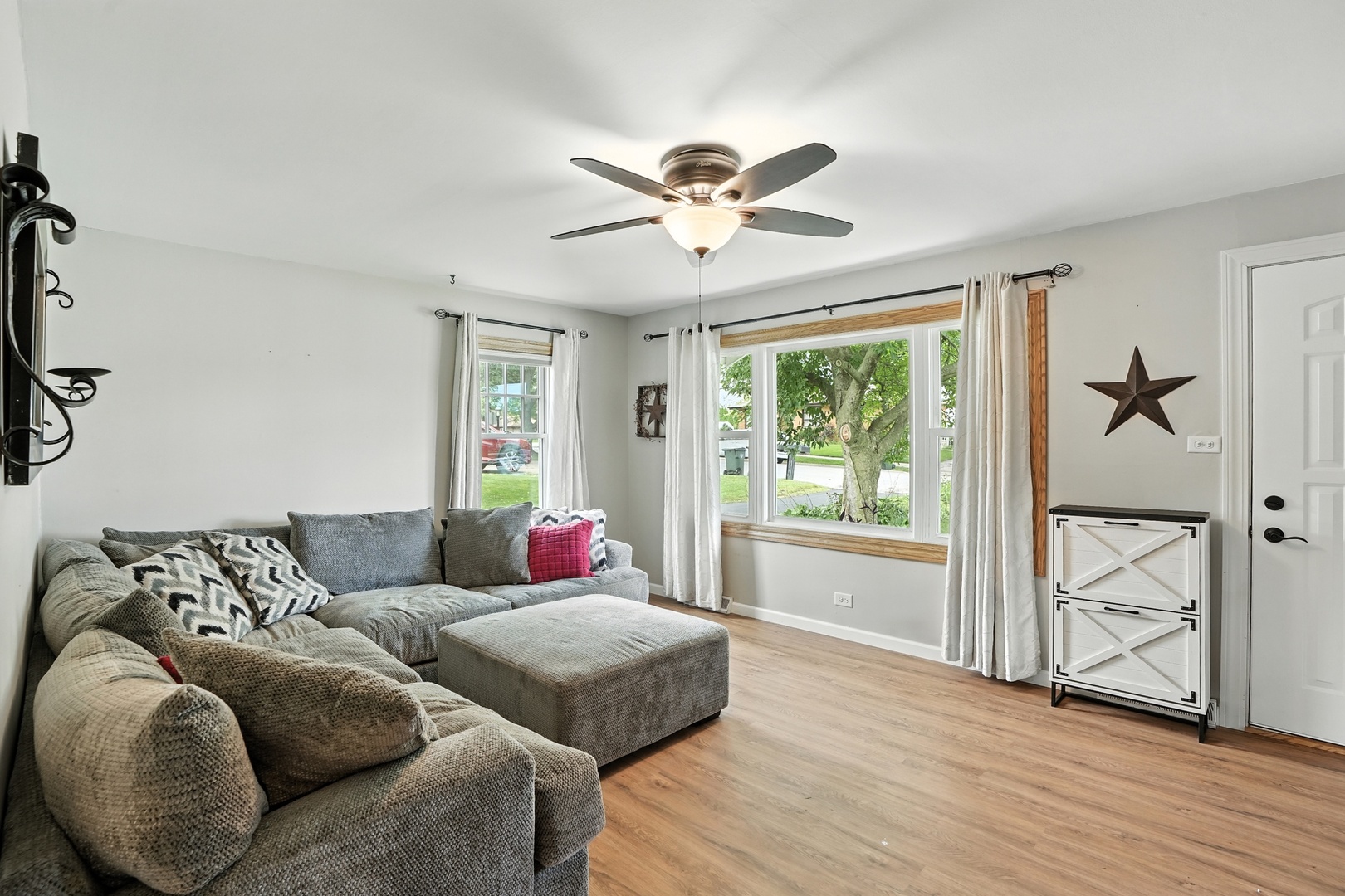 15641 Laramie Avenue, Oak Forest, IL 60452