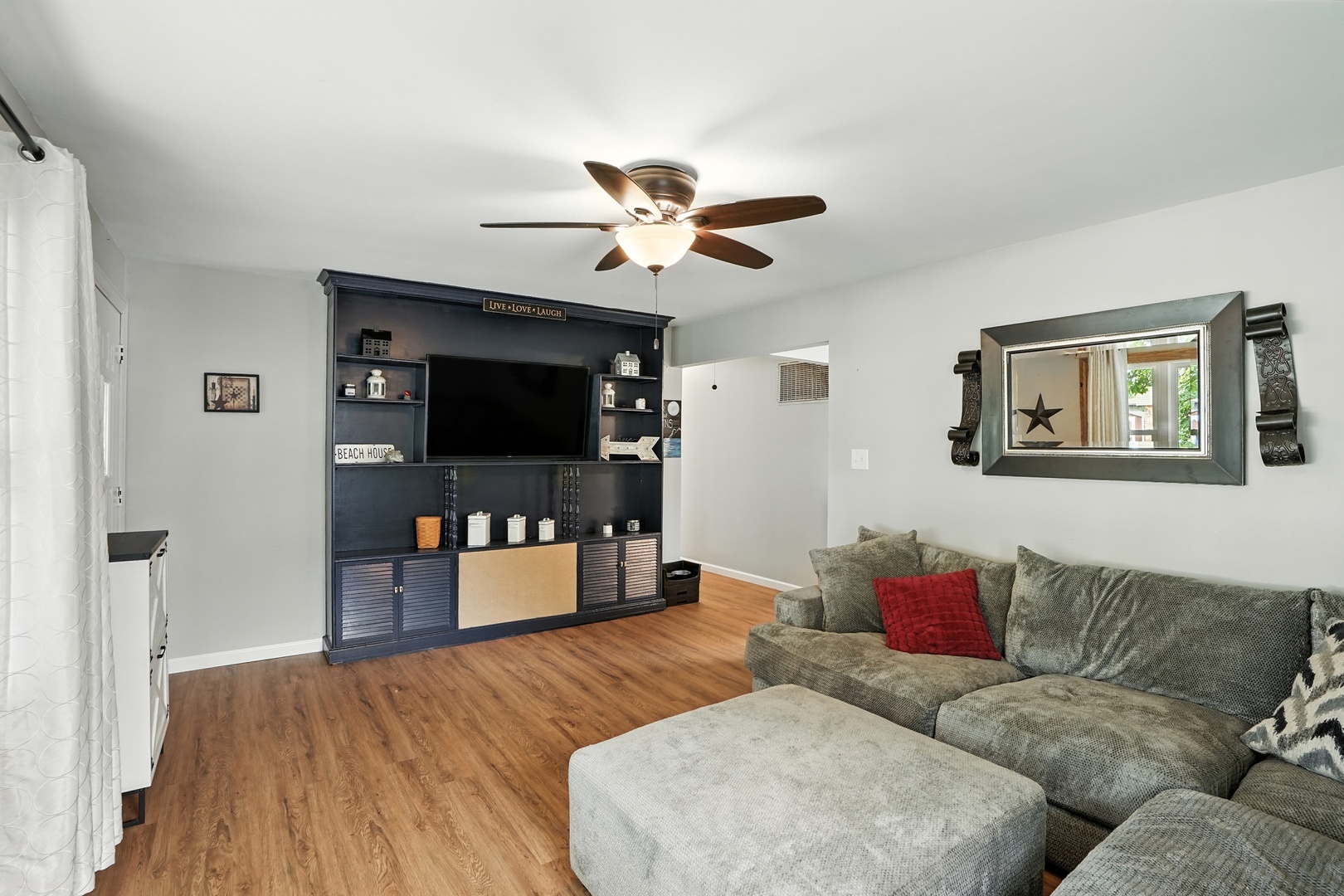 15641 Laramie Avenue, Oak Forest, IL 60452