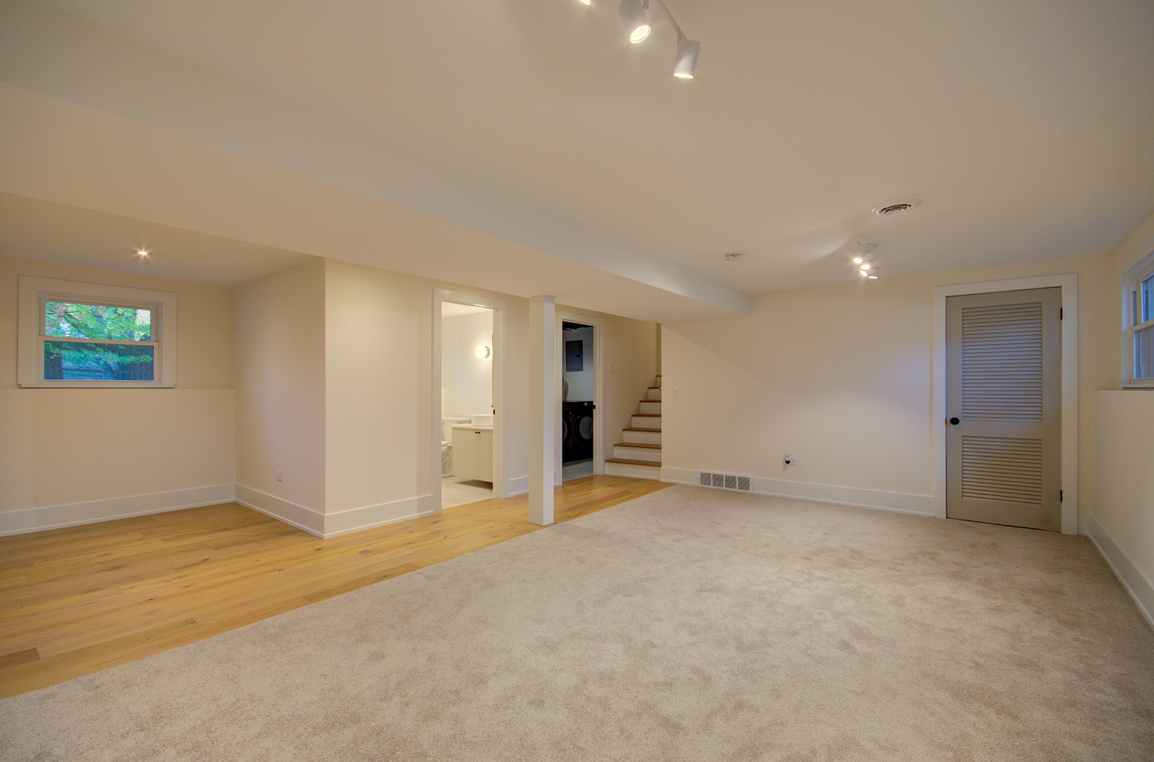 209 W Gartner Road, Naperville, IL 60540