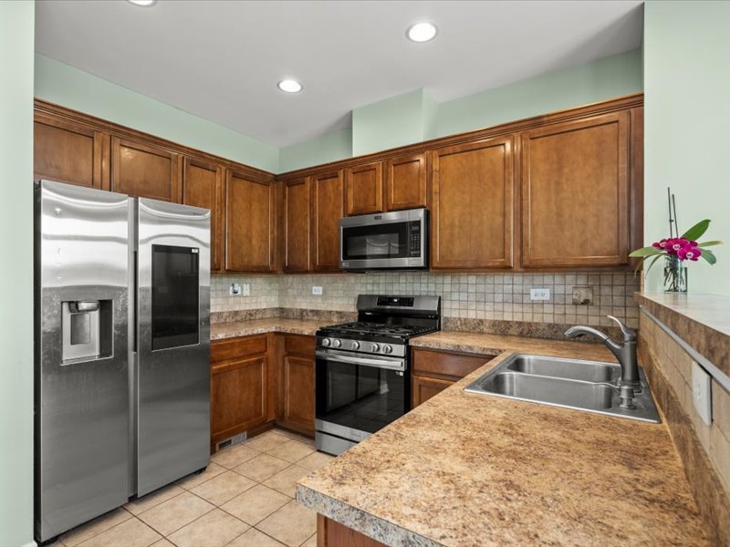 2147 Pembridge Lane, Joliet, IL 60431