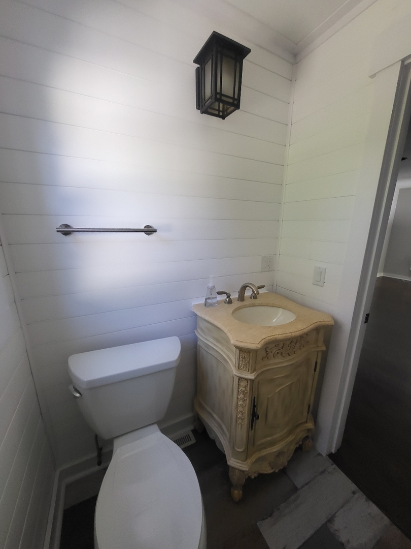 1112 Vinewood Avenue, Willow Springs, IL 60480