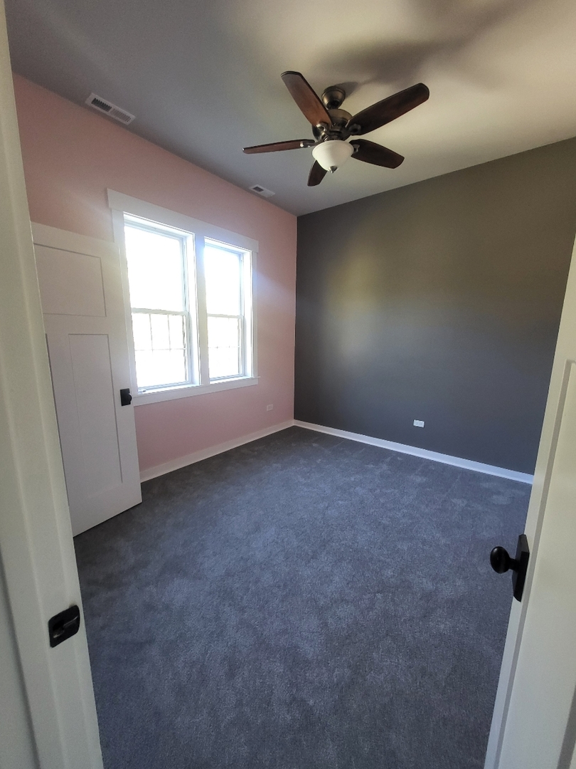 1112 Vinewood Avenue, Willow Springs, IL 60480