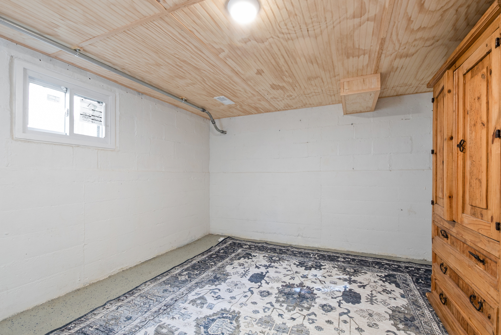 1112 Vinewood Avenue, Willow Springs, IL 60480