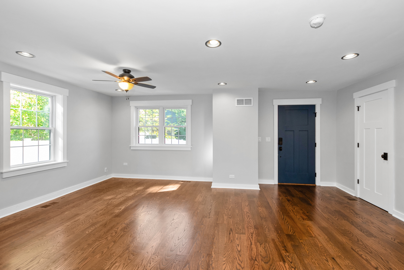 1112 Vinewood Avenue, Willow Springs, IL 60480