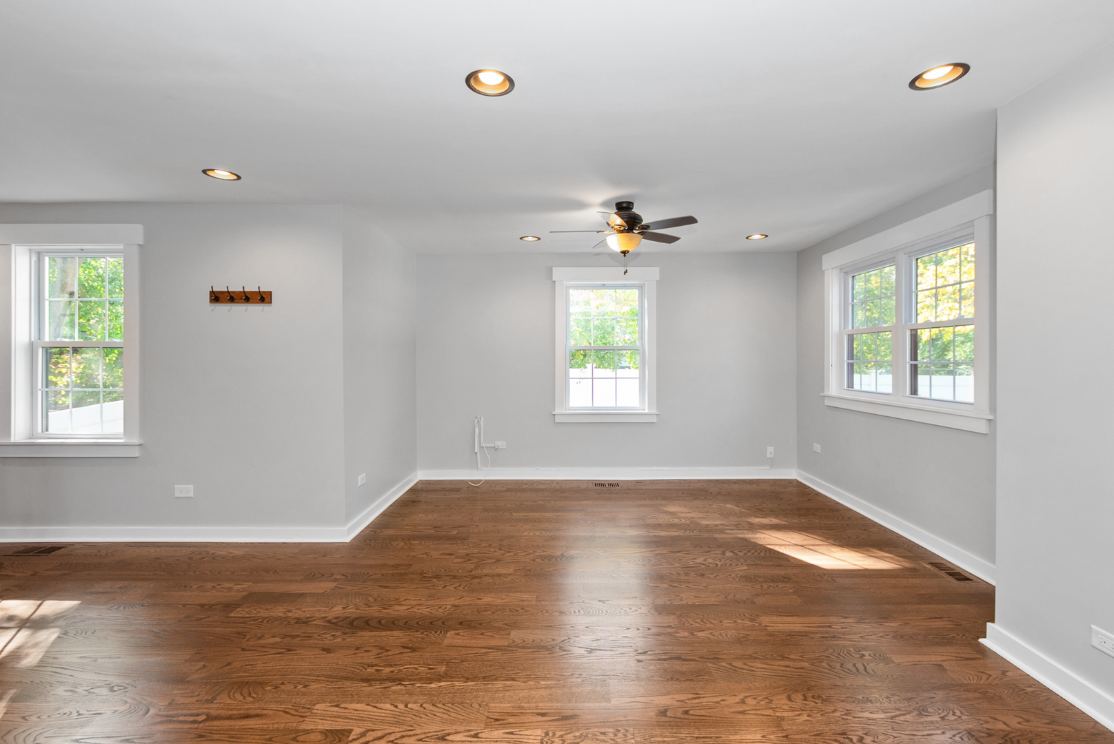 1112 Vinewood Avenue, Willow Springs, IL 60480