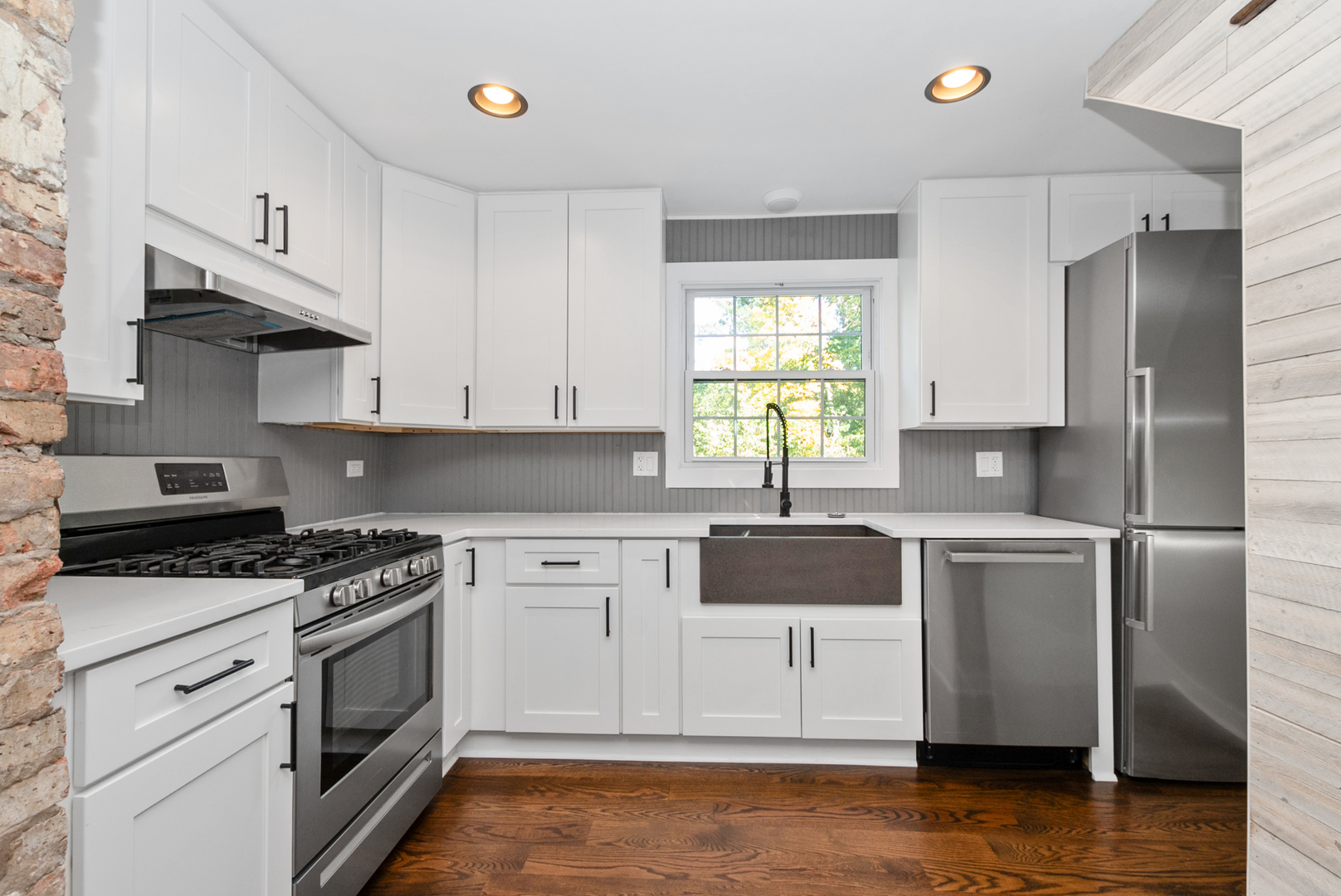 1112 Vinewood Avenue, Willow Springs, IL 60480