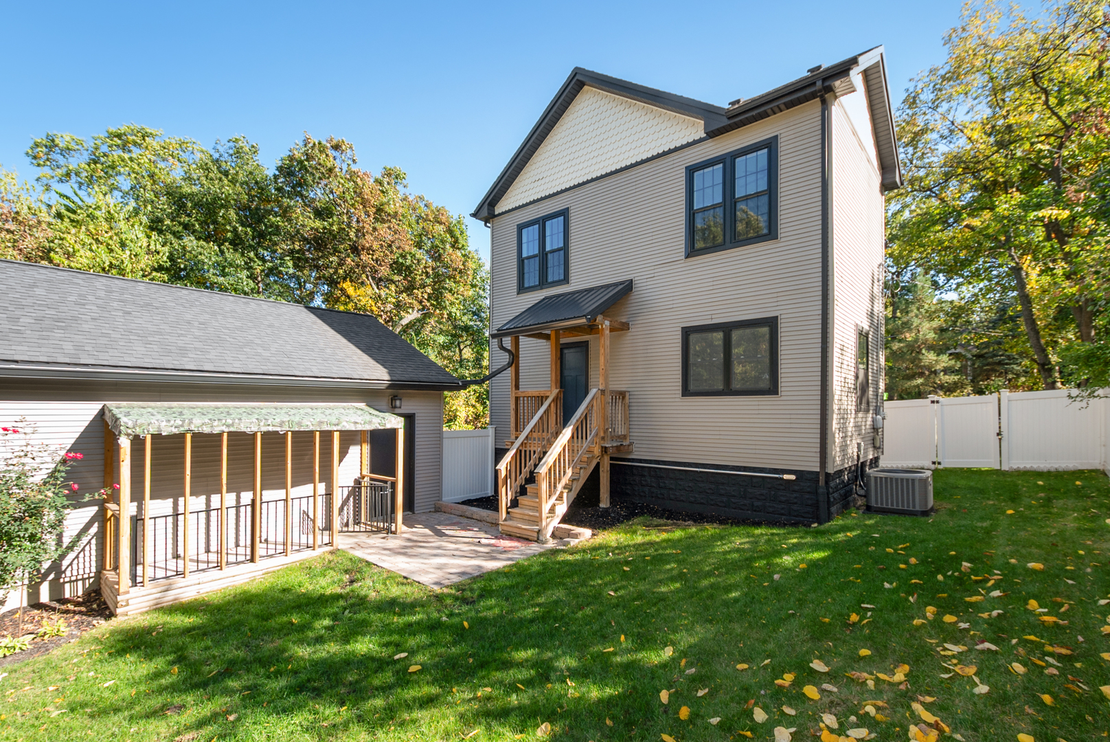 1112 Vinewood Avenue, Willow Springs, IL 60480