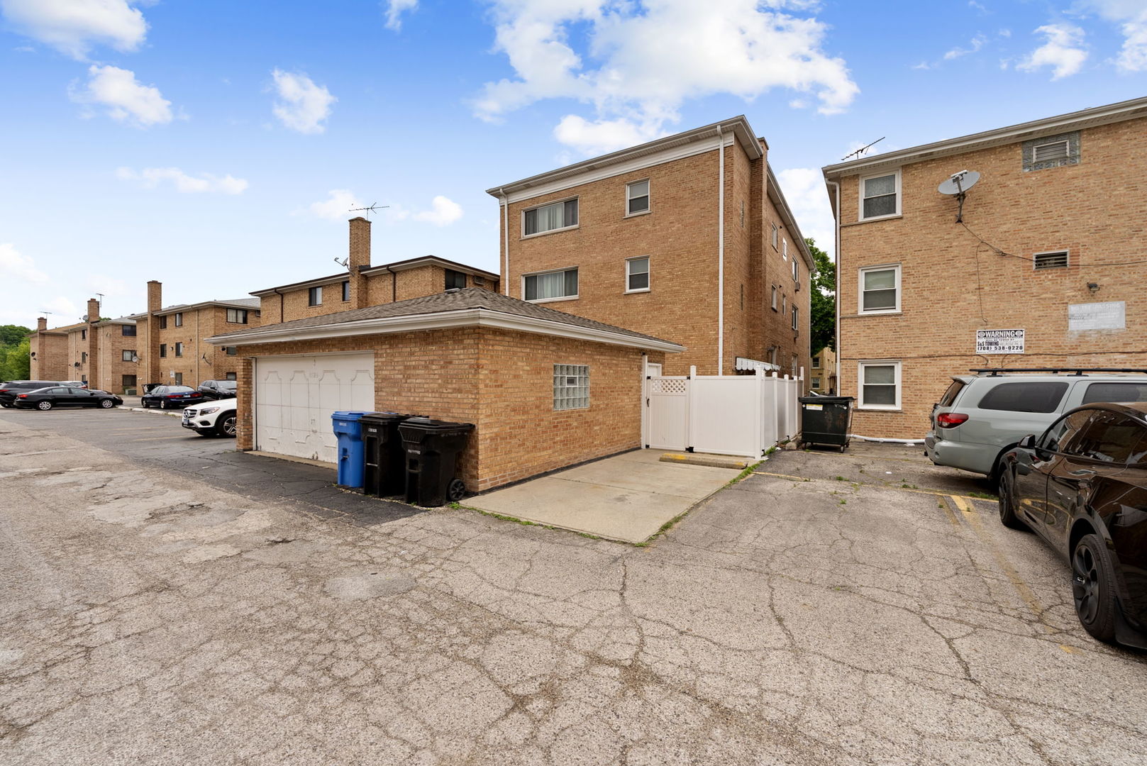 8729 W Summerdale Avenue, Chicago, IL 60656