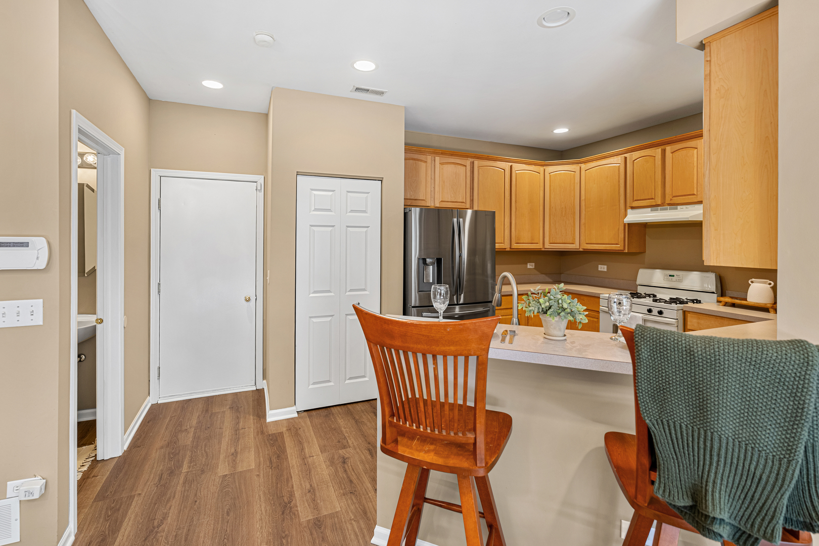 330 S Fieldstone Court, Round Lake, IL 60073