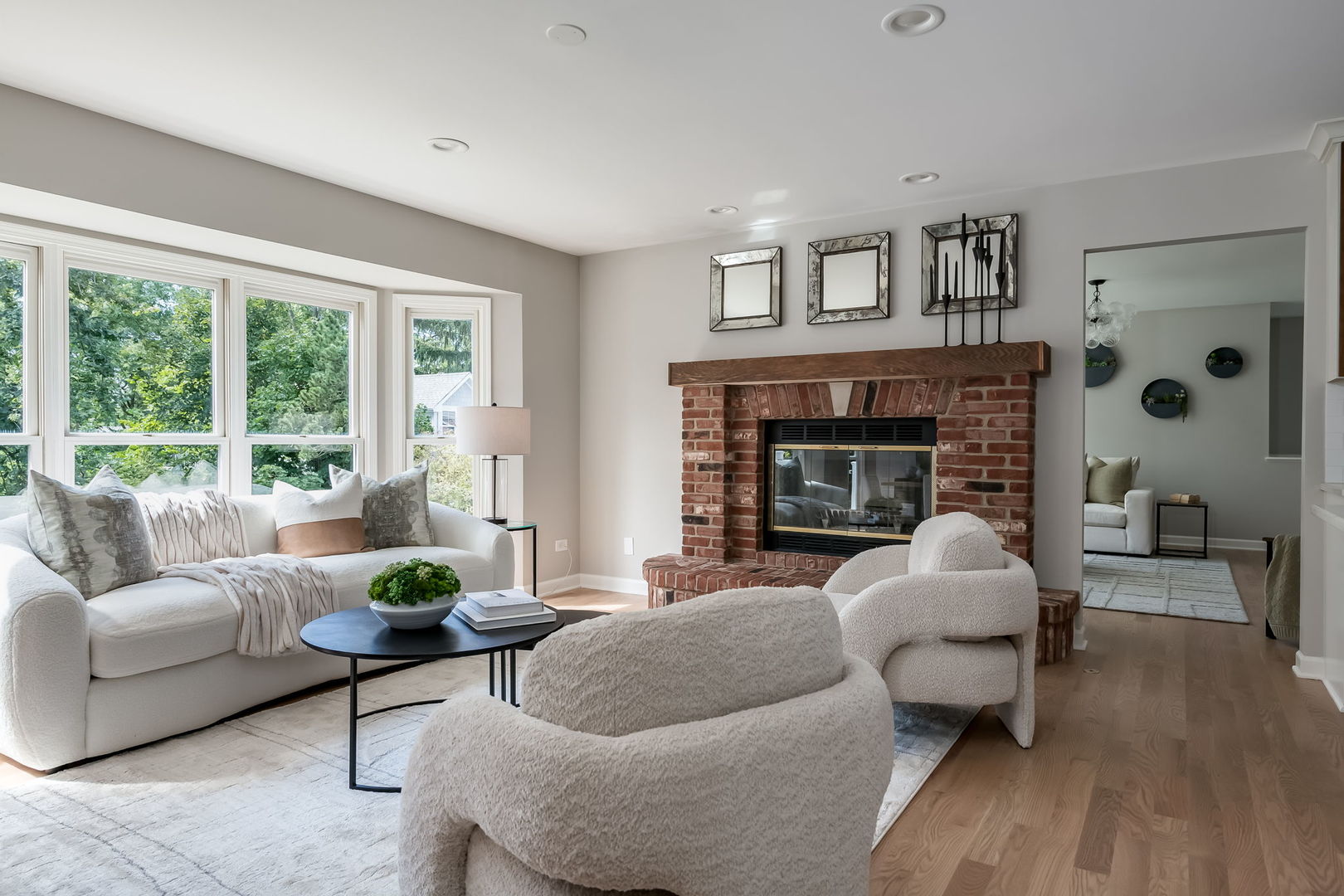 369 Hawthorne Boulevard, Glen Ellyn, IL 60137