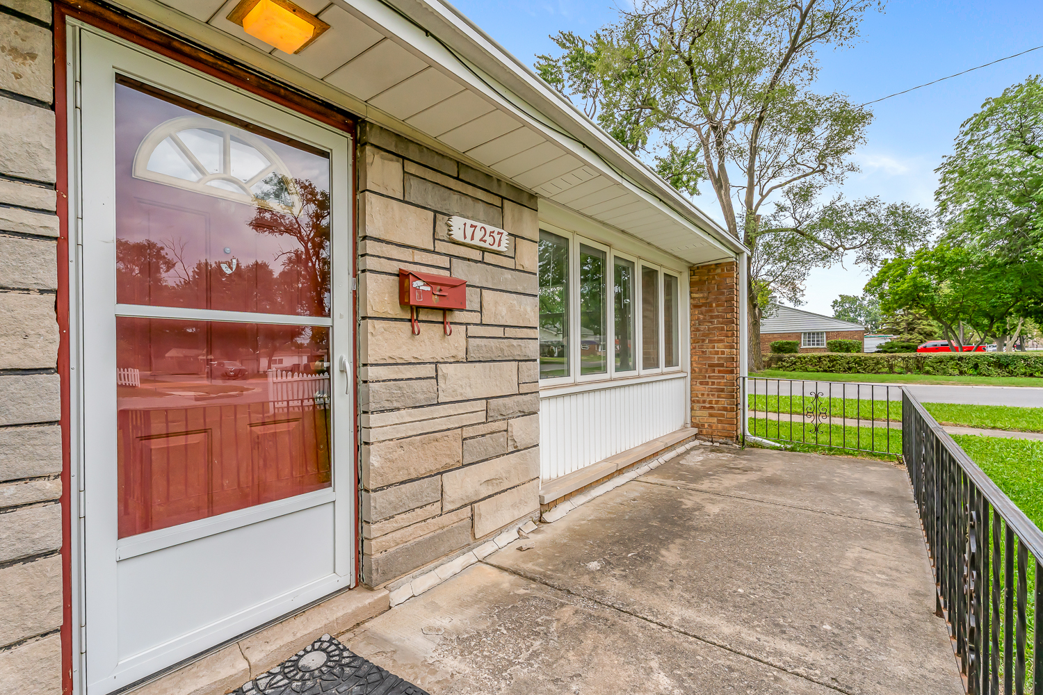 17257 PARK Avenue, Lansing, IL 60438