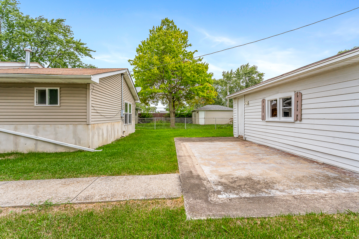 17257 PARK Avenue, Lansing, IL 60438