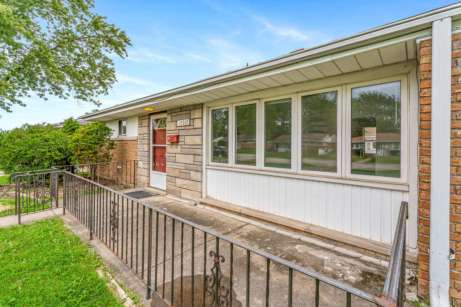 17257 PARK Avenue, Lansing, IL 60438