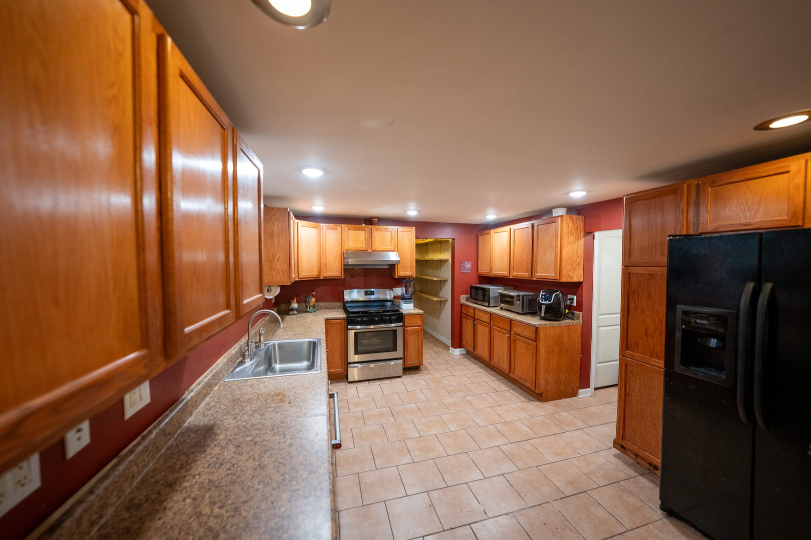 2711 W 98TH Place, Evergreen Park, IL 60805