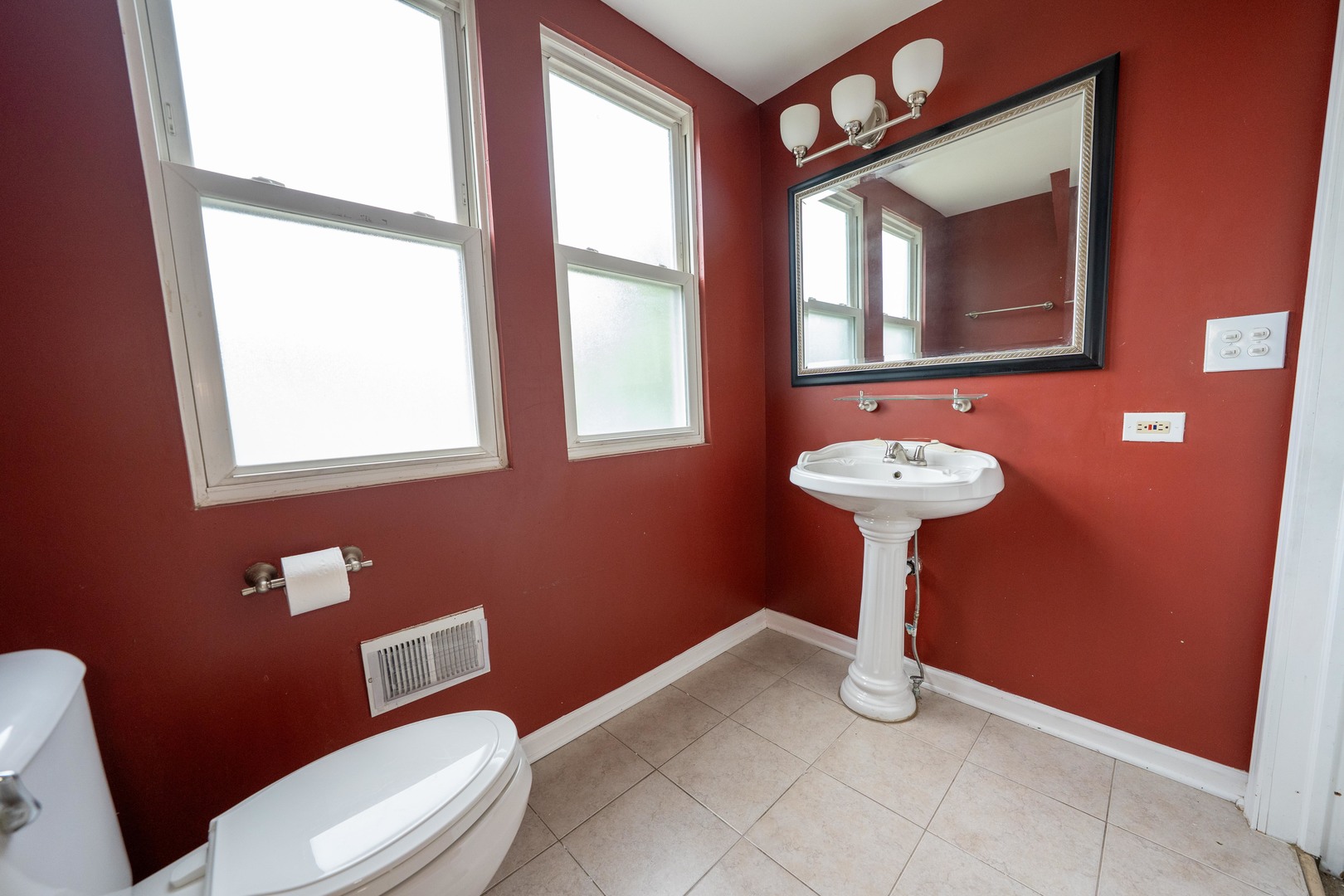 2711 W 98TH Place, Evergreen Park, IL 60805