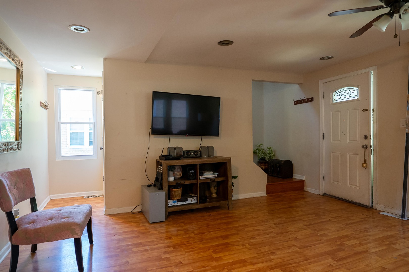 2711 W 98TH Place, Evergreen Park, IL 60805