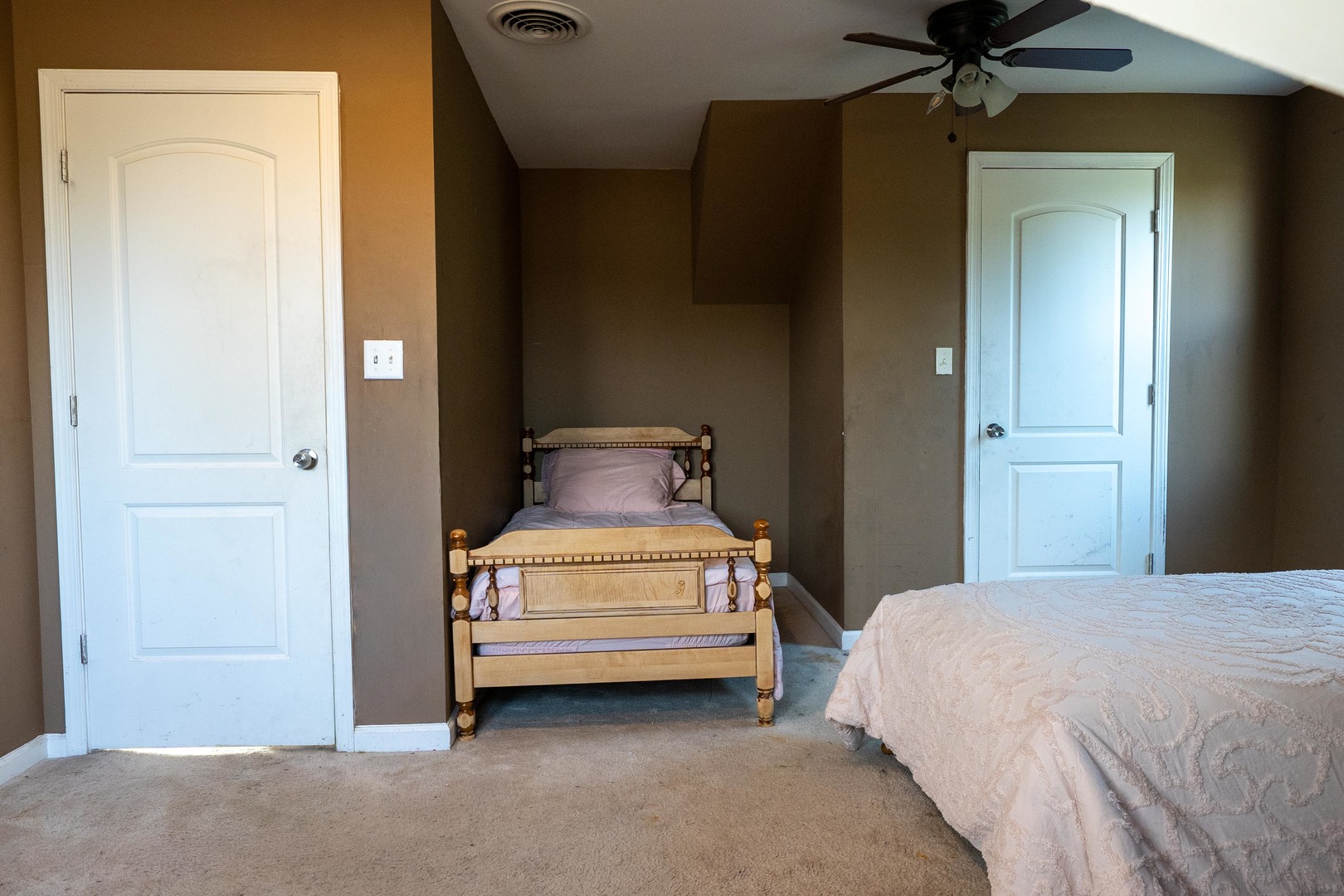 2711 W 98TH Place, Evergreen Park, IL 60805