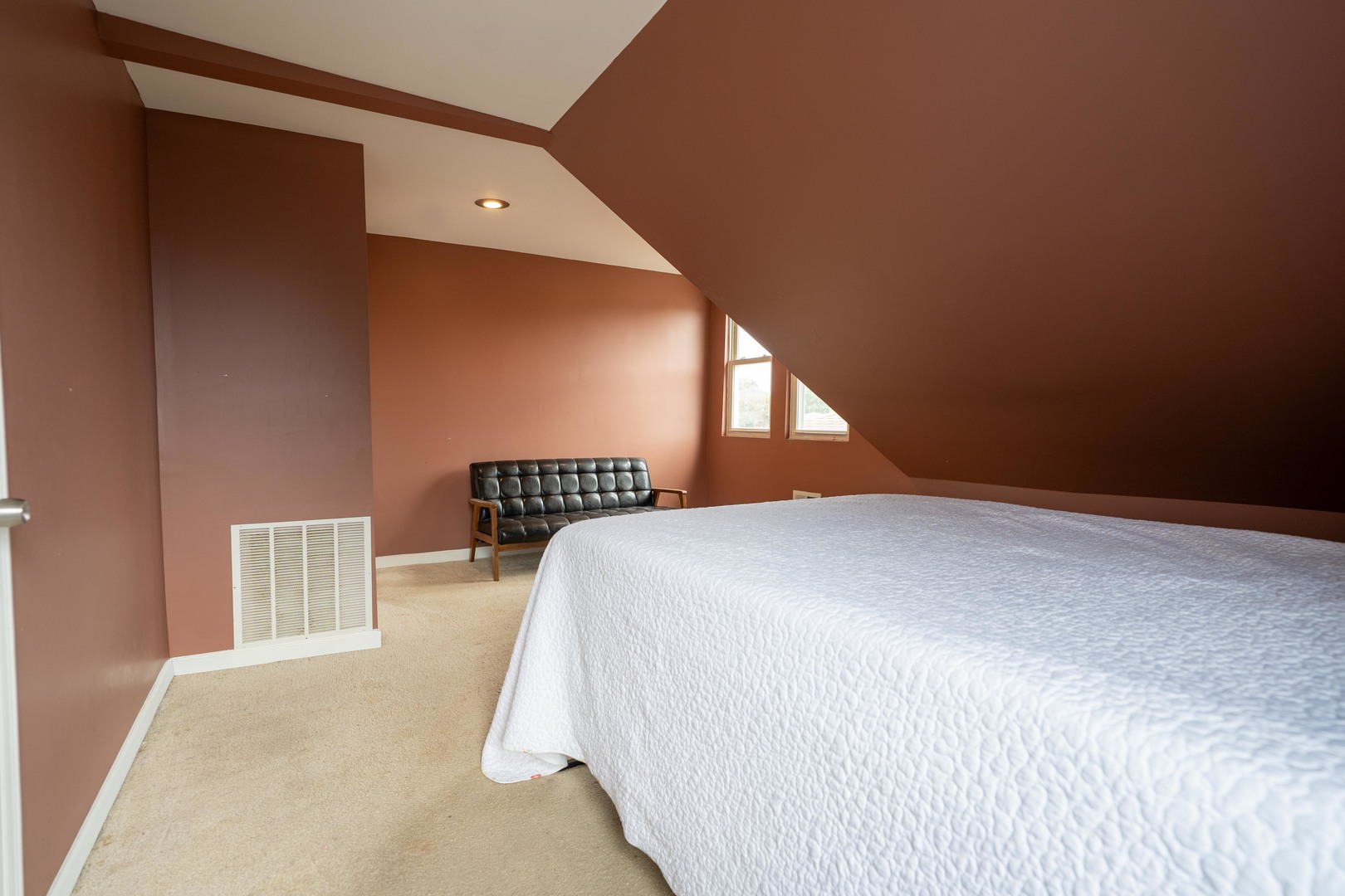 2711 W 98TH Place, Evergreen Park, IL 60805