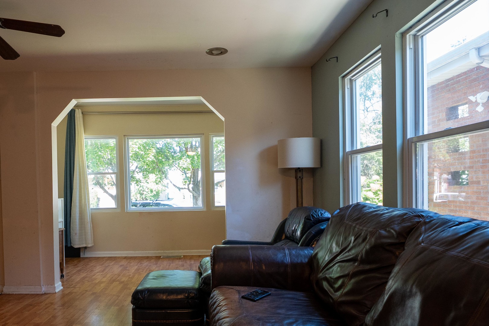 2711 W 98TH Place, Evergreen Park, IL 60805