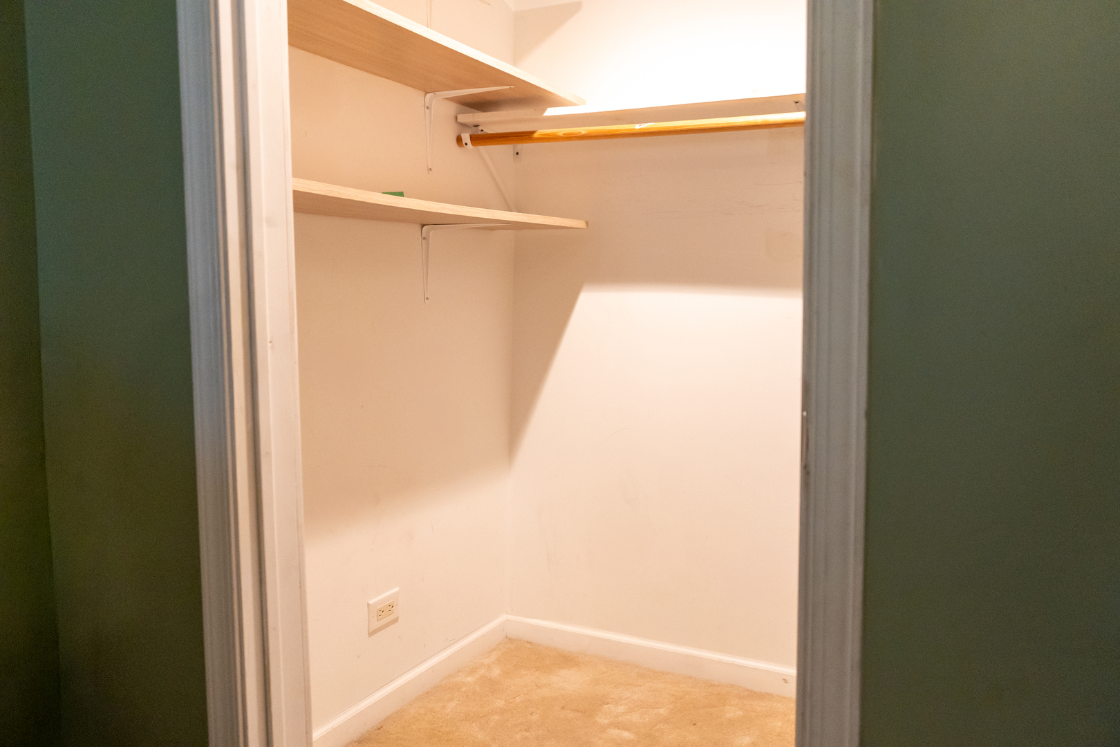 2711 W 98TH Place, Evergreen Park, IL 60805