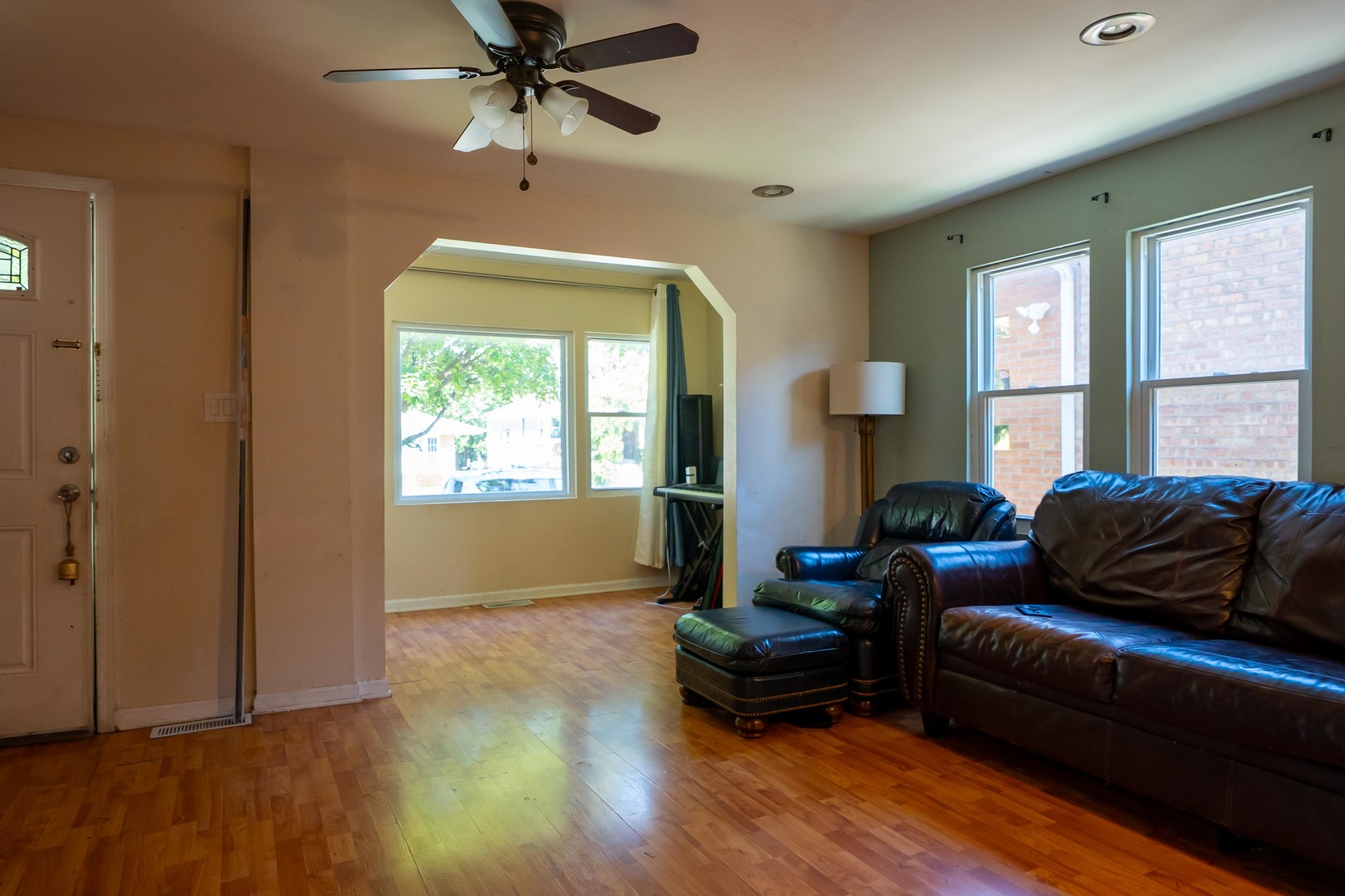 2711 W 98TH Place, Evergreen Park, IL 60805