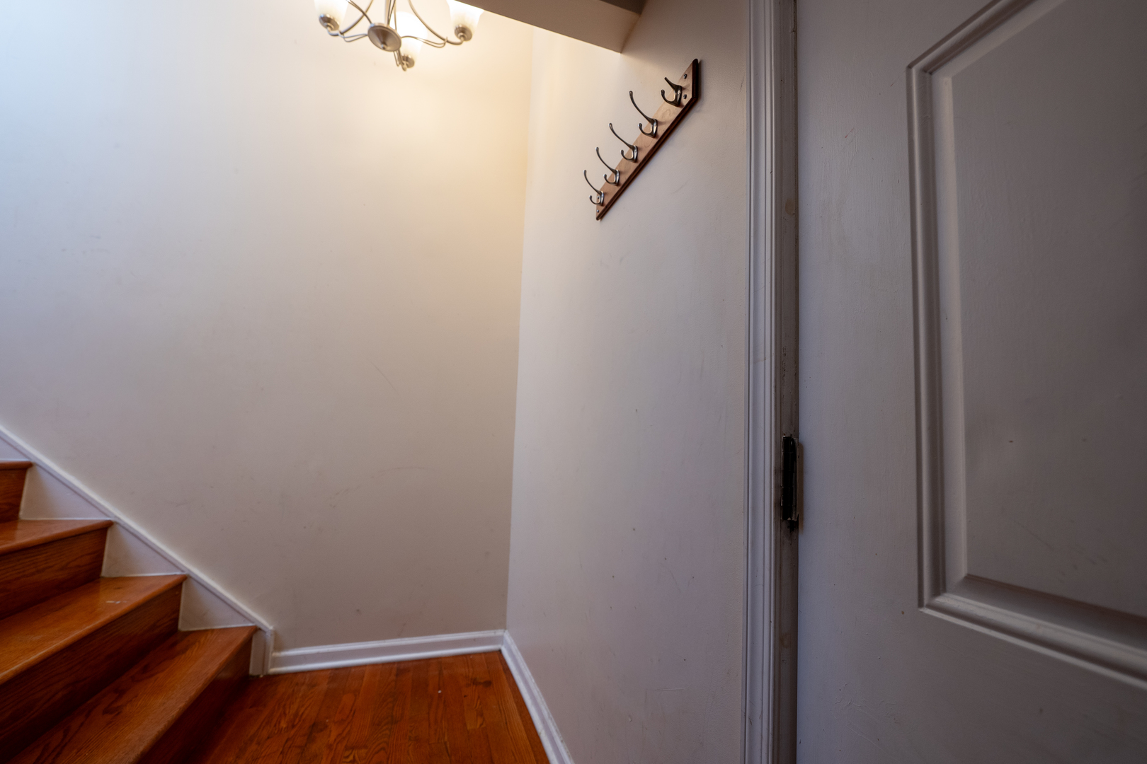 2711 W 98TH Place, Evergreen Park, IL 60805