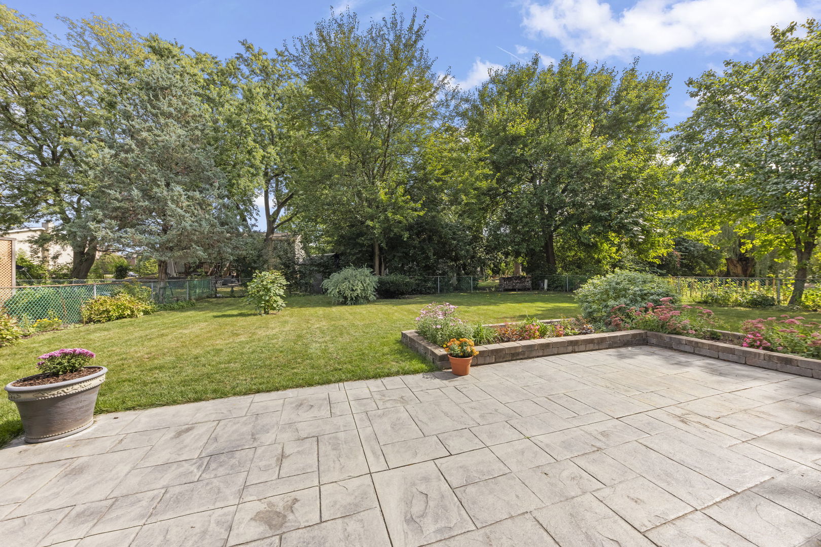 4525 Waubansie Lane, Lisle, IL 60532
