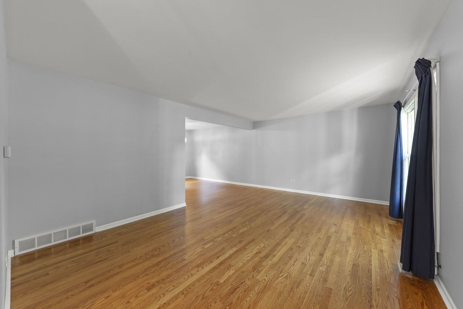 4525 Waubansie Lane, Lisle, IL 60532