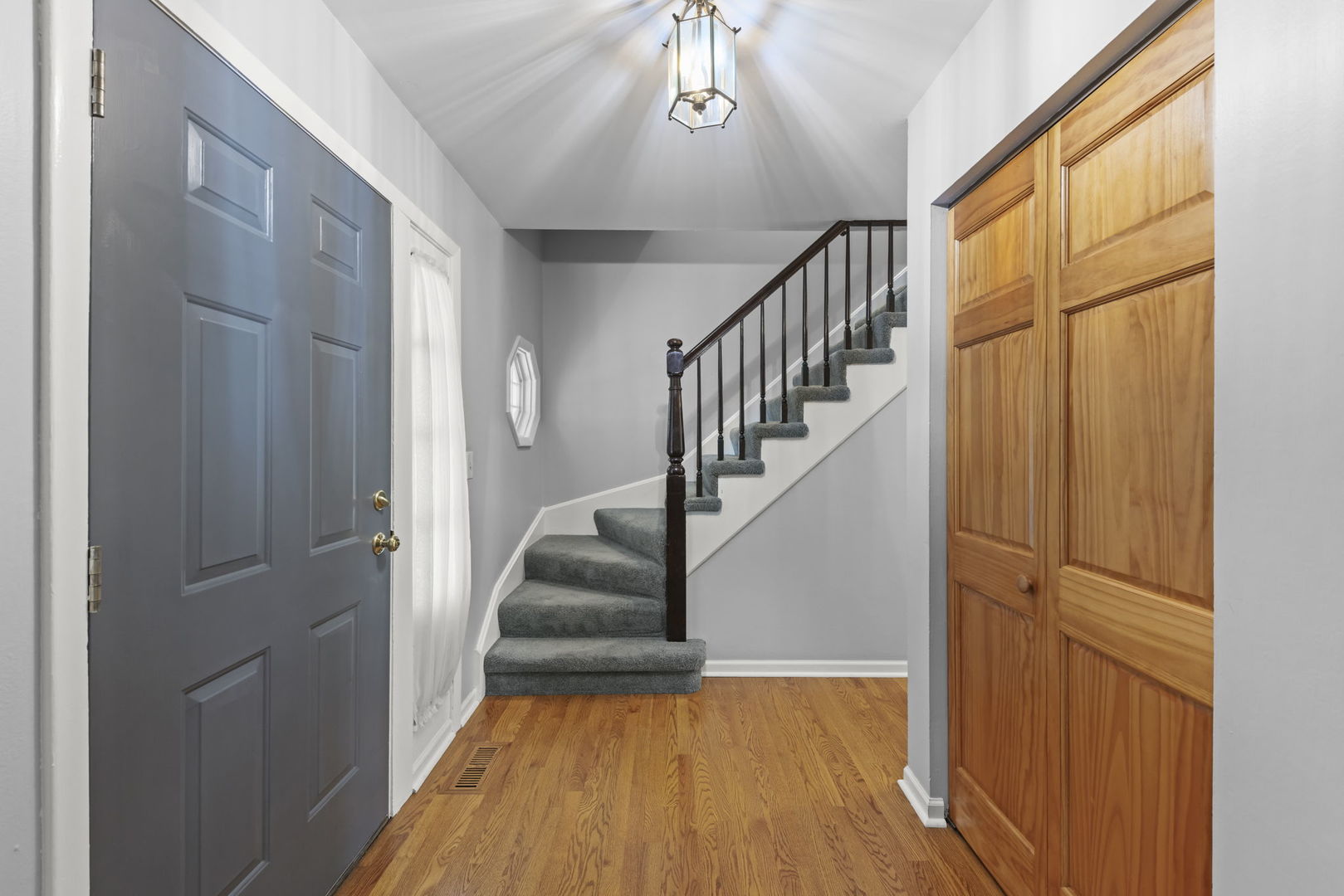 4525 Waubansie Lane, Lisle, IL 60532