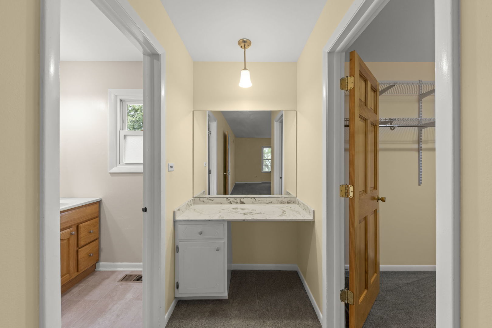 4525 Waubansie Lane, Lisle, IL 60532