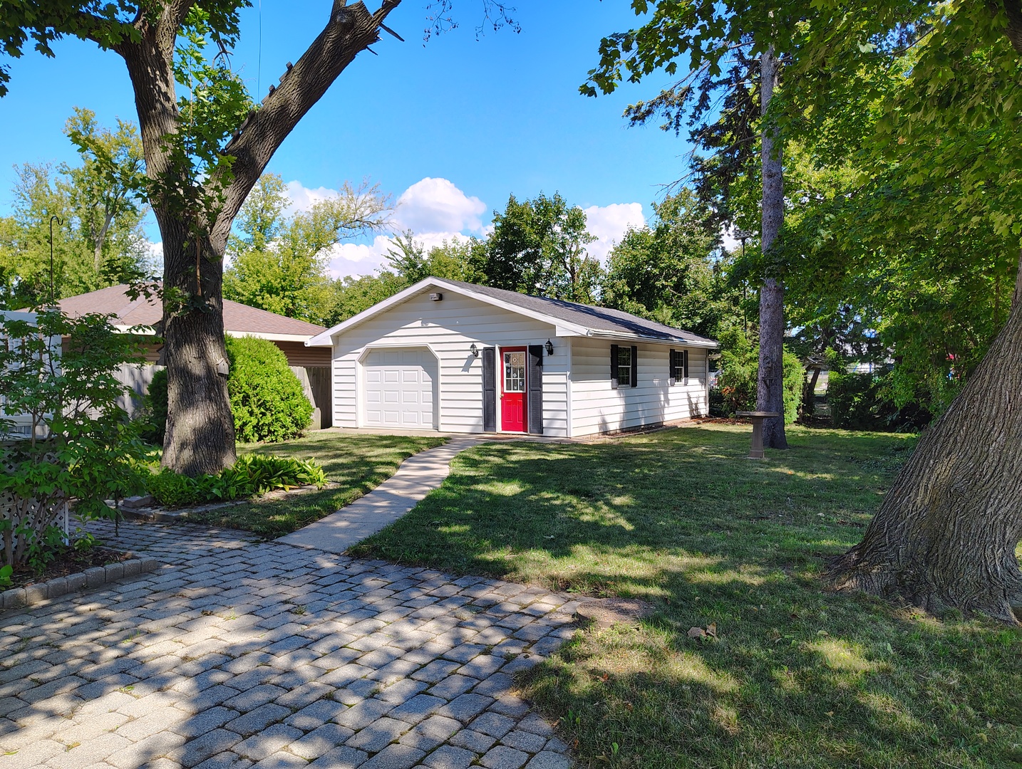 801 Main Street, Antioch, IL 60002