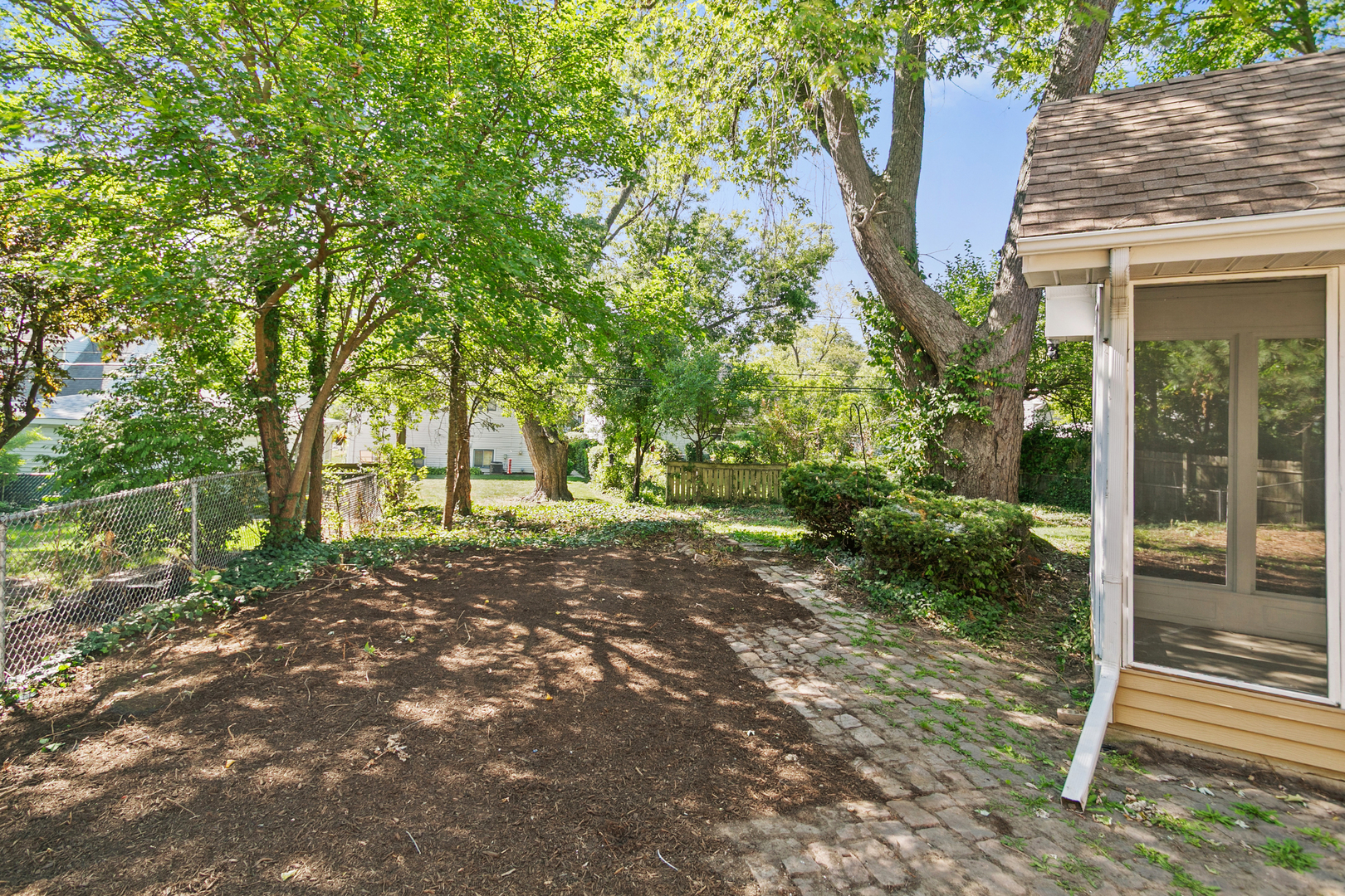 531 W Winchester Road, Chicago Heights, IL 60411