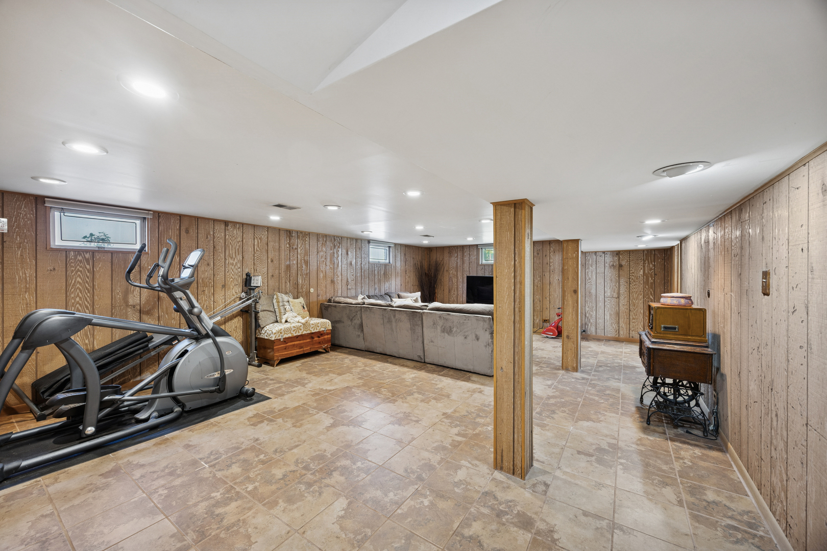 15649 Sierra Drive, Oak Forest, IL 60452