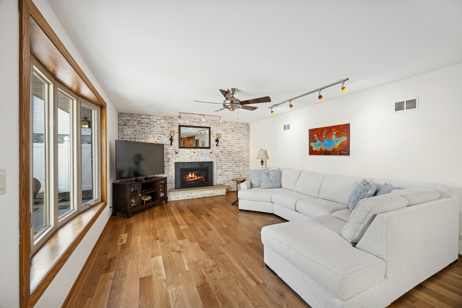 15649 Sierra Drive, Oak Forest, IL 60452