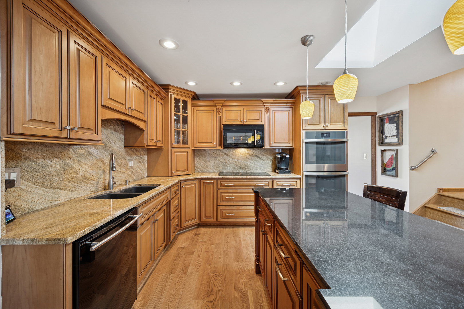 15649 Sierra Drive, Oak Forest, IL 60452