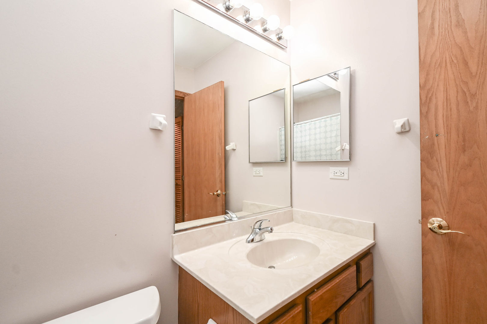 39631 N Warren Lane, Beach Park, IL 60083