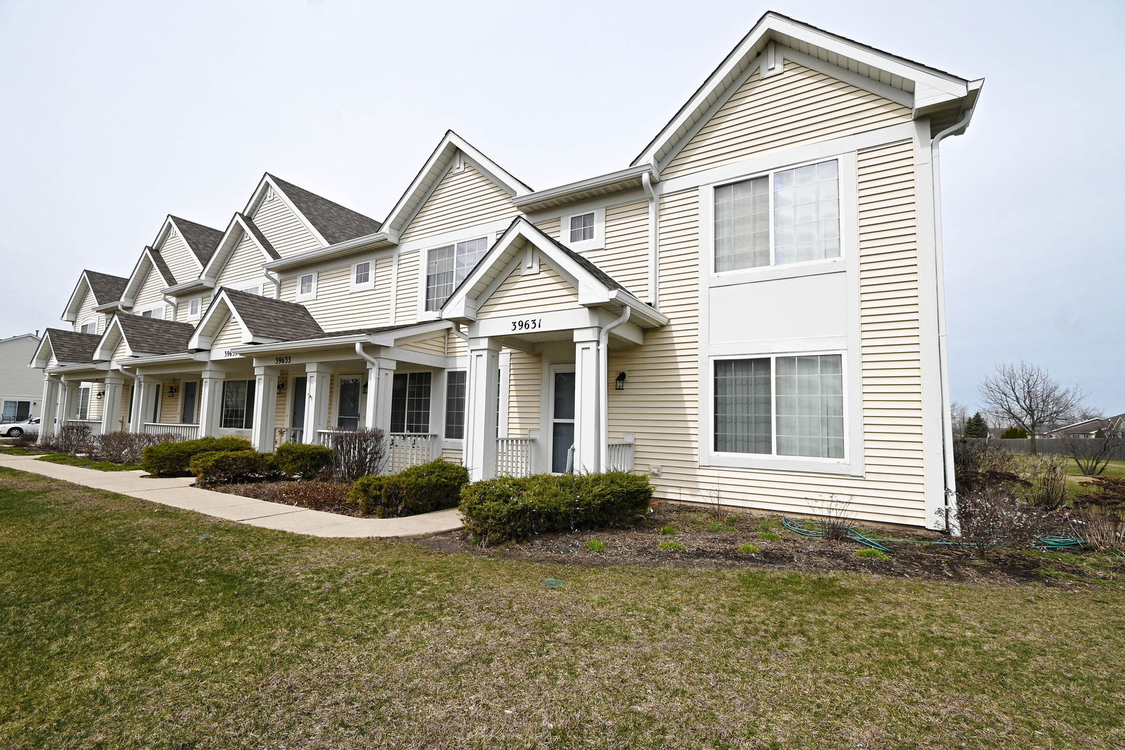 39631 N Warren Lane, Beach Park, IL 60083