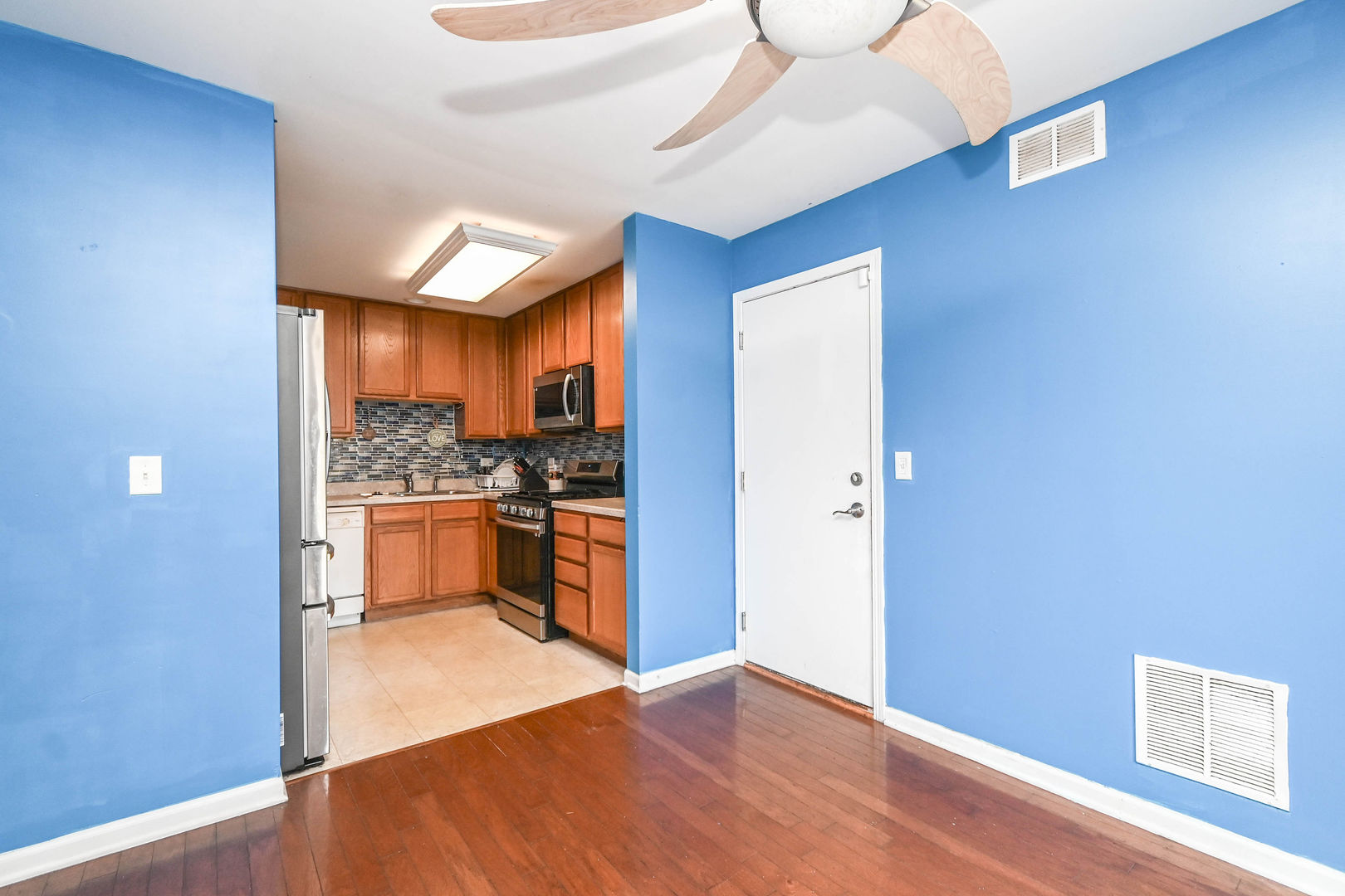 39631 N Warren Lane, Beach Park, IL 60083